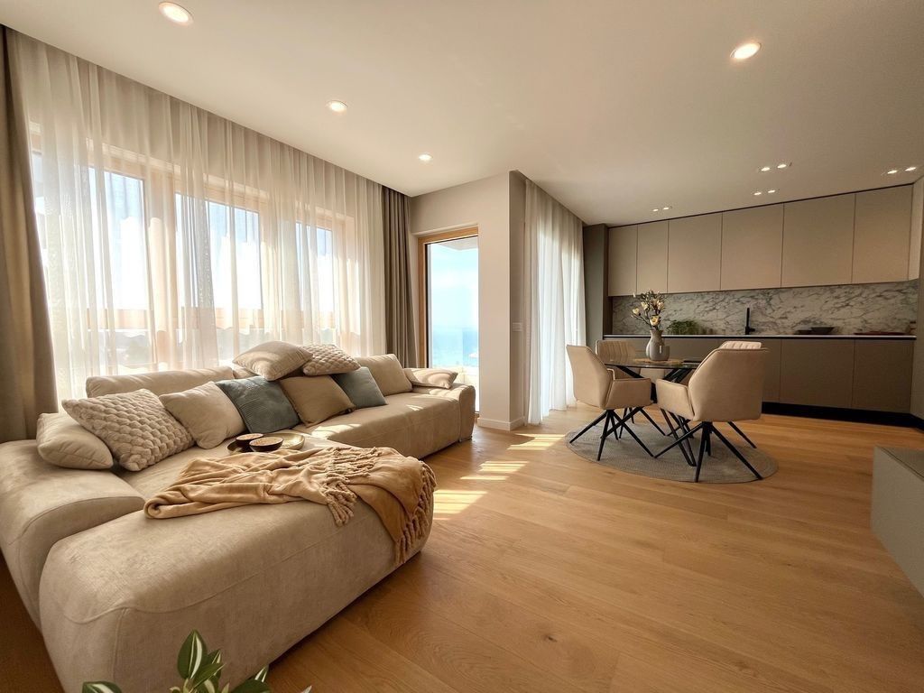 Byty, 987 66, Zahraničí