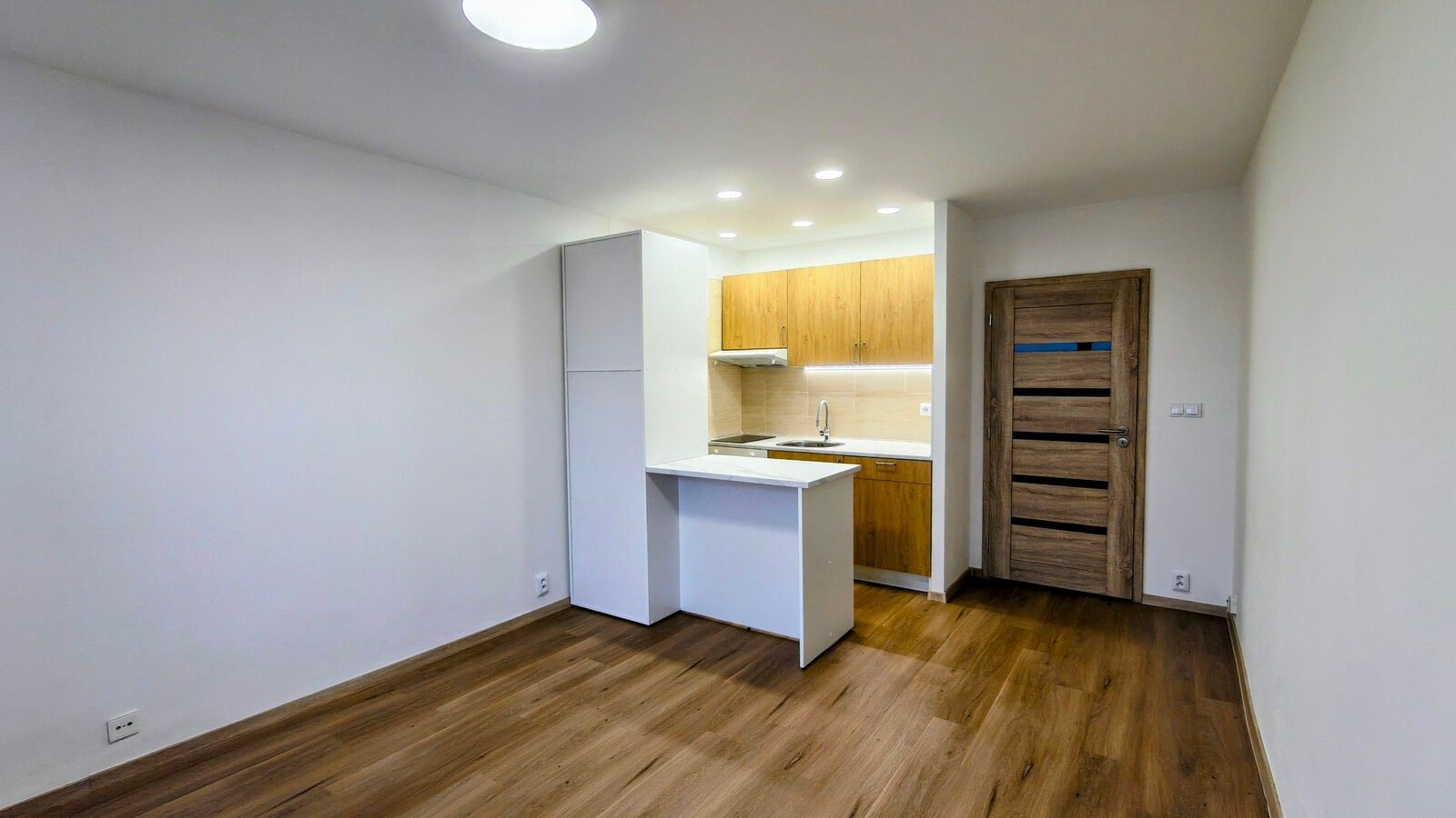 1+kk, Varenská 2973, Ostrava Moravská Ostrava, 30 m² - 2