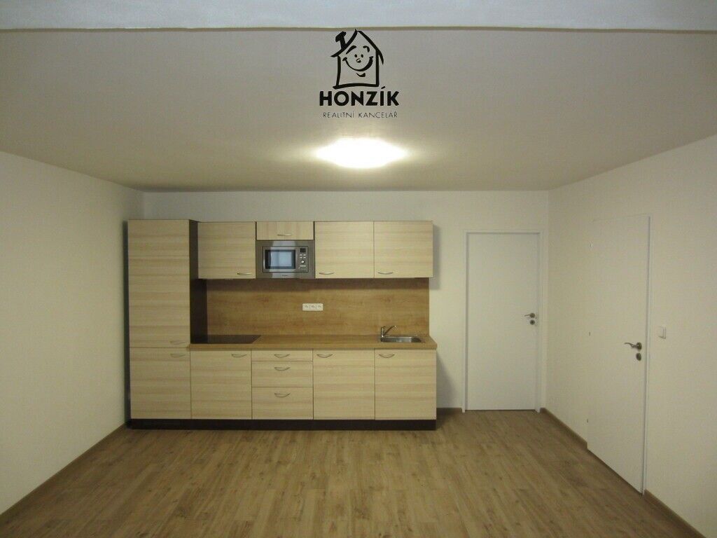 2+kk, Hlavní, Štěchovice, 70 m²