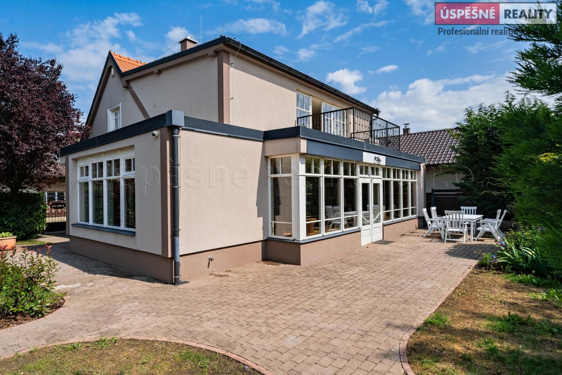 Prodej vila - Opálová, Praha, 282 m²