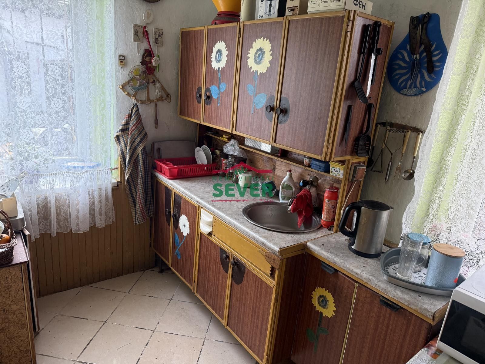 Prodej rodinný dům - Běsno, Kryry, 186 m²