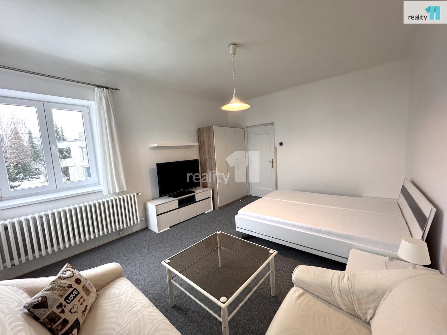 Pronájem byt 1+1 - Zlonínská, Praha, 49 m²