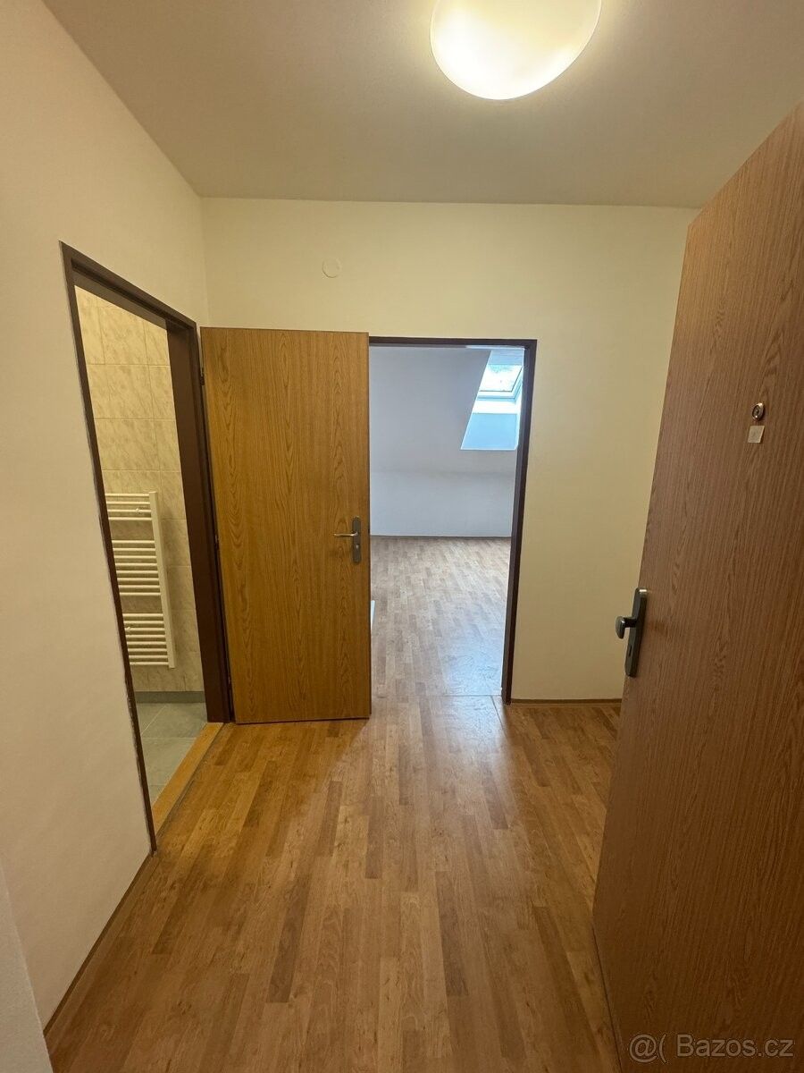 Pronájem byt - Jablonec nad Nisou, 466 01