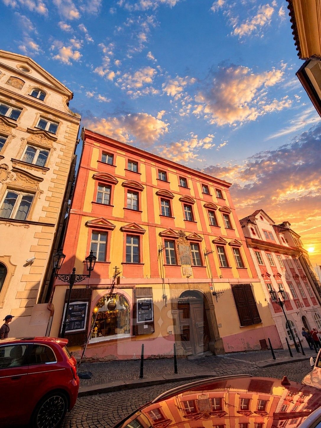 Činžovní domy, Nerudova, Praha, 3 097 m² - 1