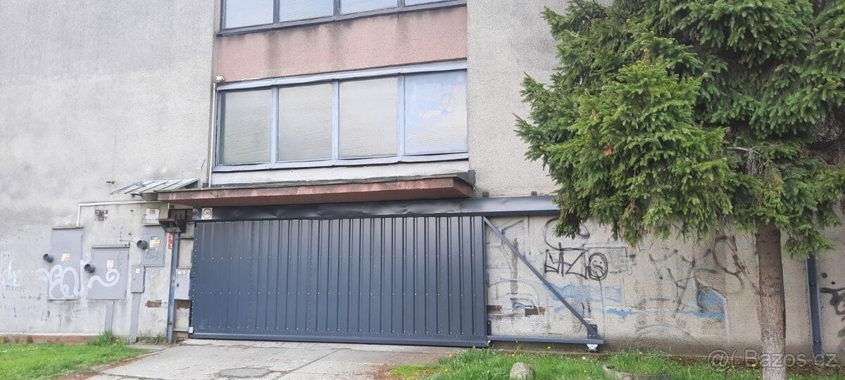 Garáže, Ostrava, 700 30 - 1