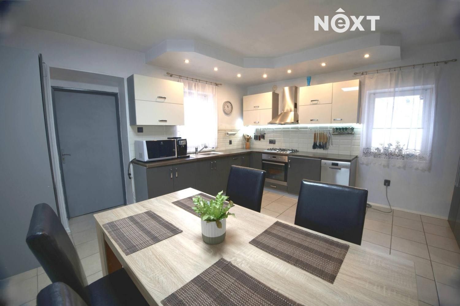 Rodinné domy, Bělá pod Bezdězem, 187 m²