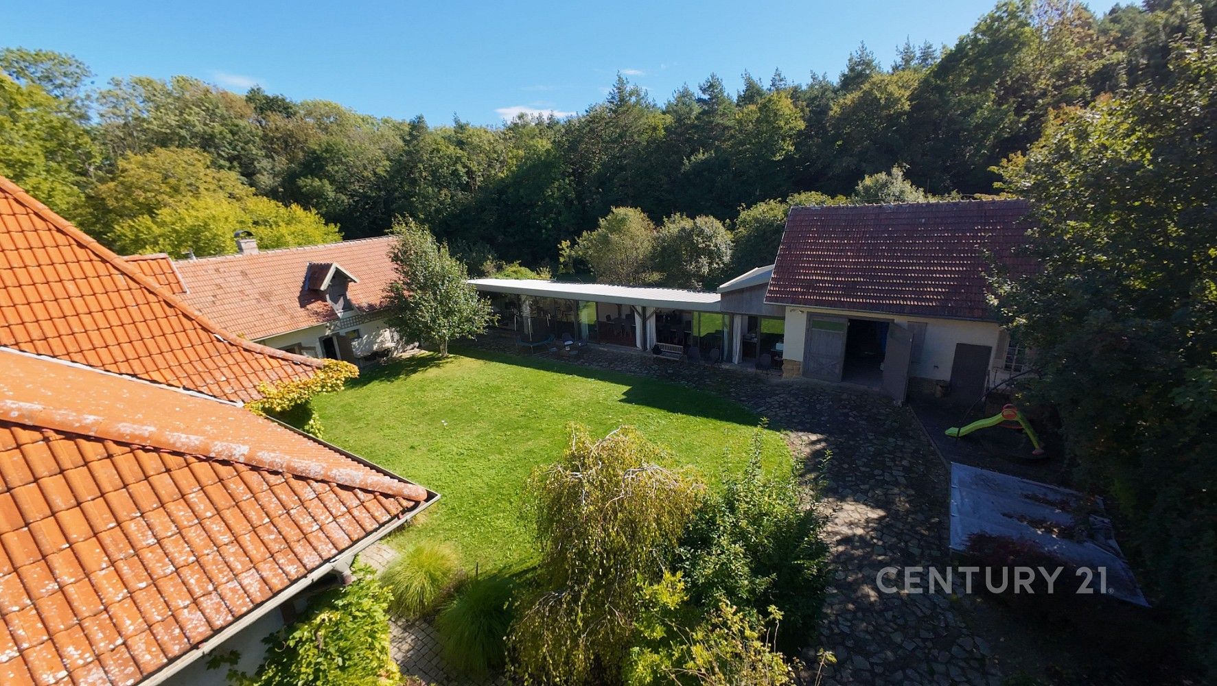 Rodinné domy, Svatá, Bošovice, okres Vyškov, 600 m² - 1