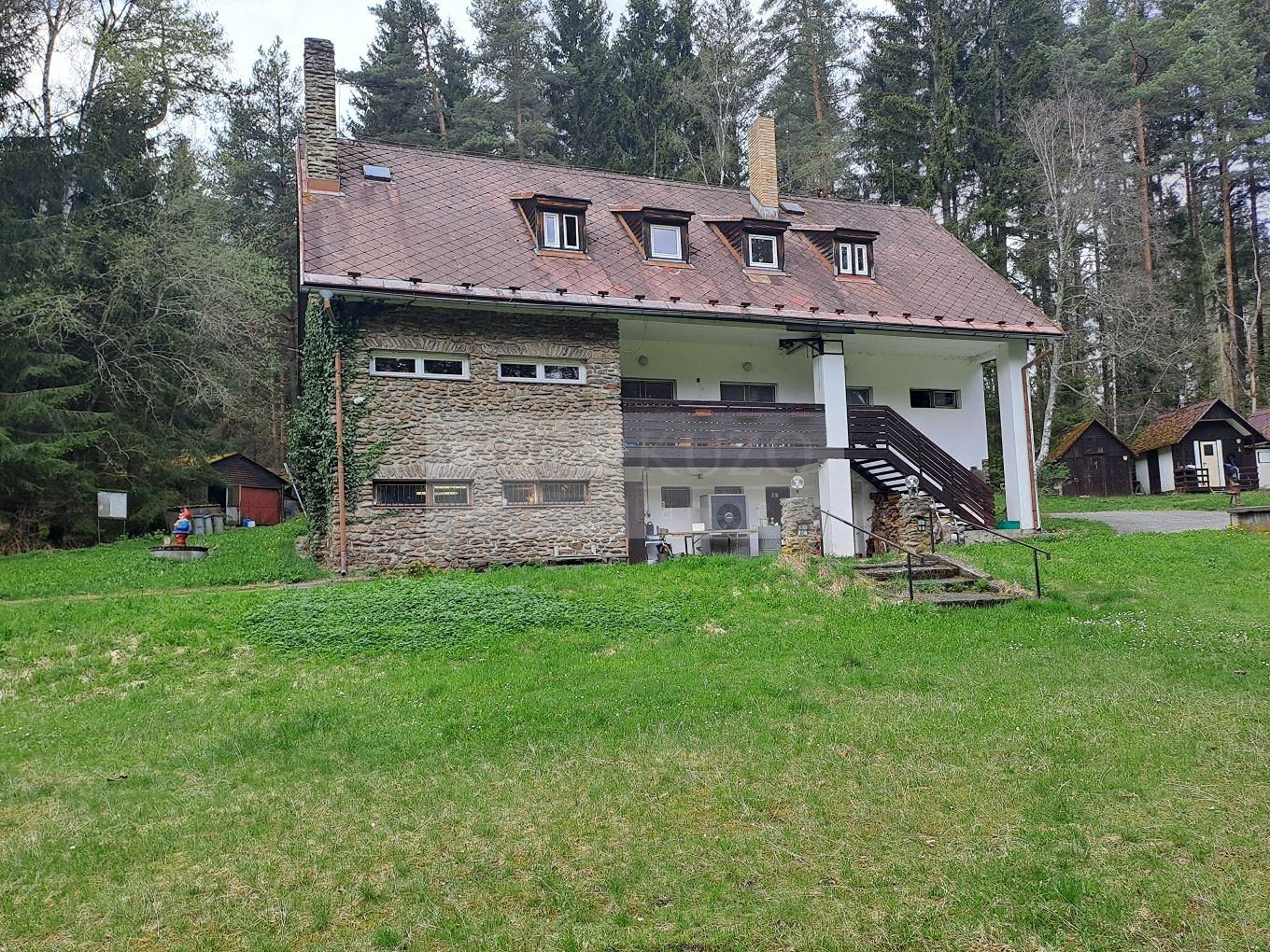 Ubytovací zařízení, Blažejovice, Zbytiny, 453 m²