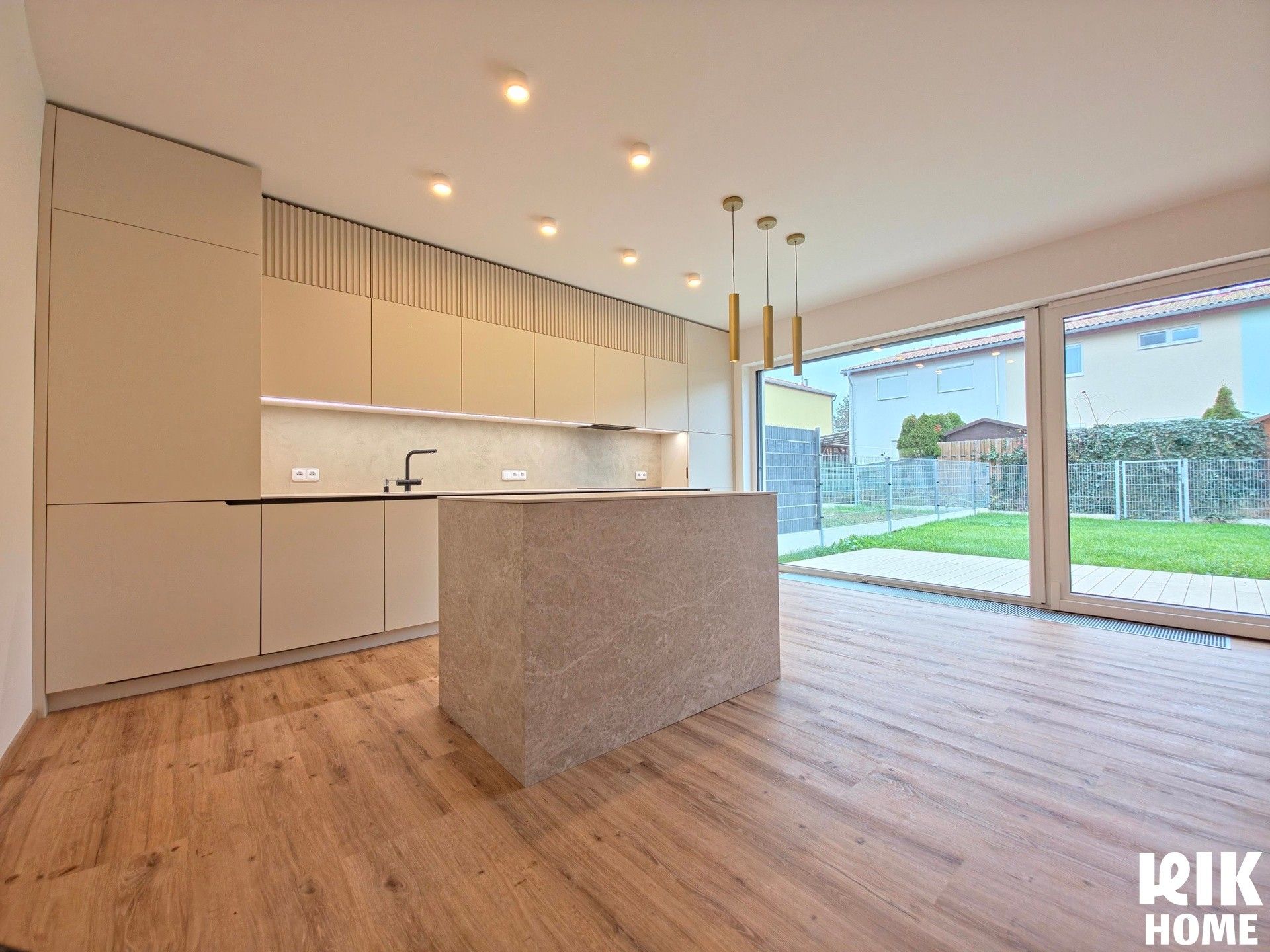 Pronájem rodinný dům - Vestec, 153 m²