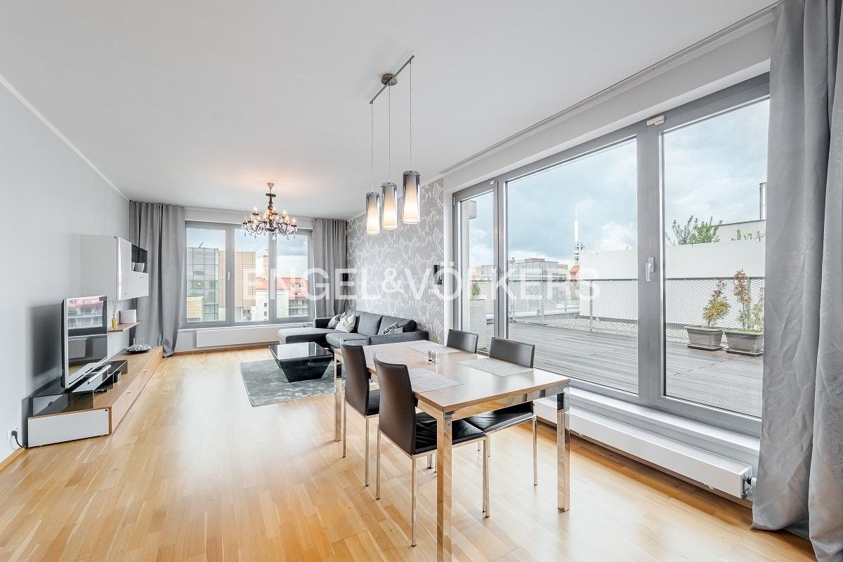 3+kk, Korunní, Praha, 106 m²