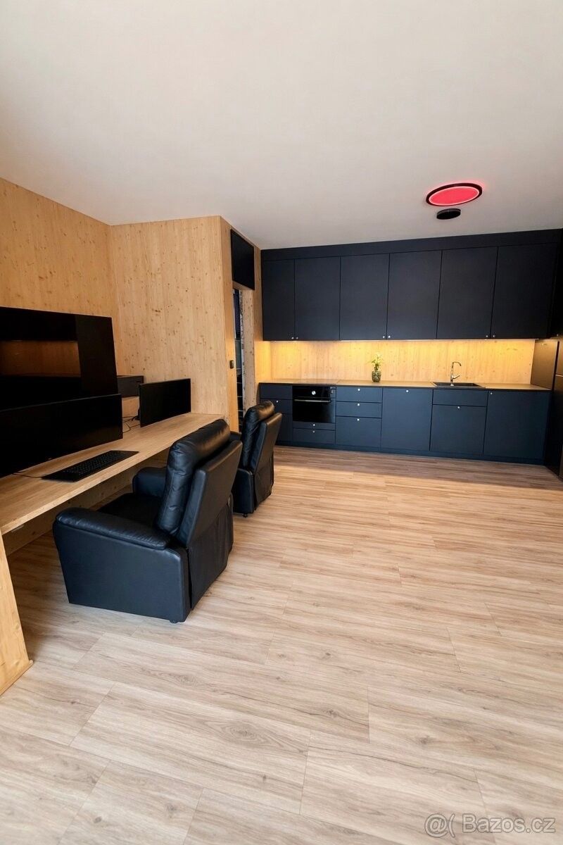 Prodej rodinný dům - Tvarožná, 664 05