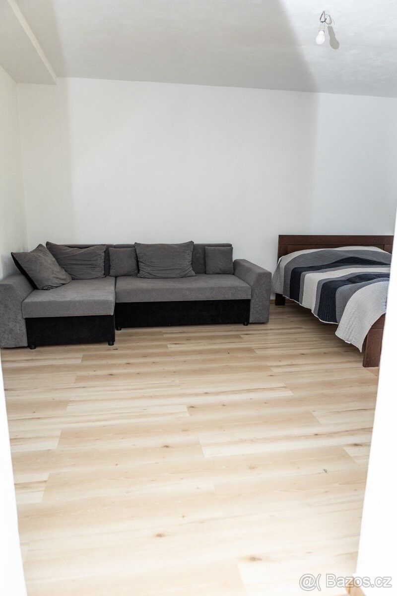 Pronájem byt - Jedlová u Poličky, 569 91