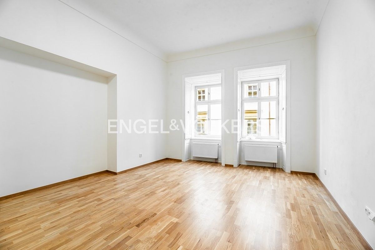 1+1, Karmelitská, Praha, 43 m²