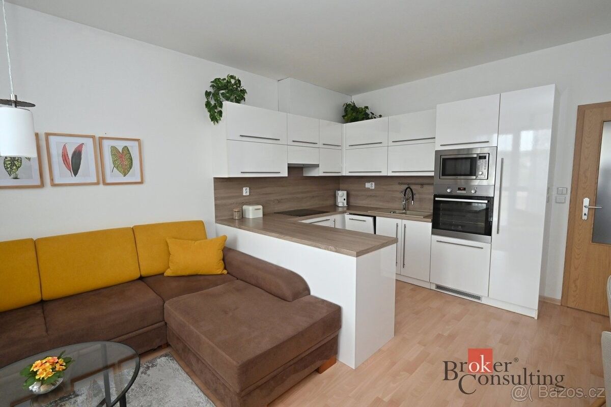 Byty, Oslavany, 664 12 - 2