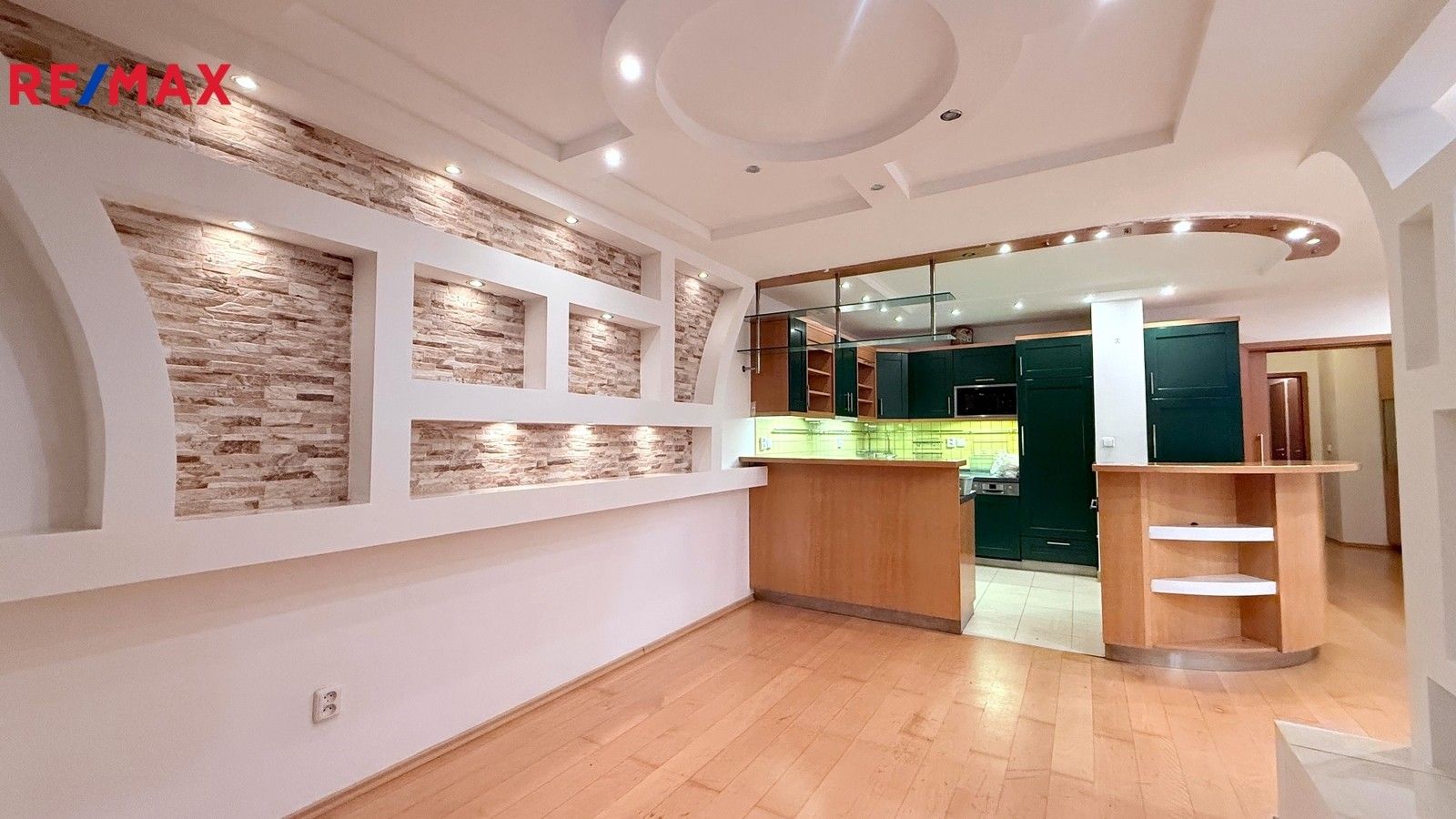 Prodej rodinný dům - Poříčská 2076, Praha, 177 m²