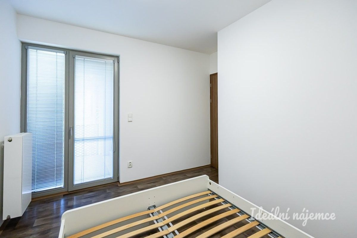 Byt 2+kk · 44 m² · Koněvova, Praha - 3