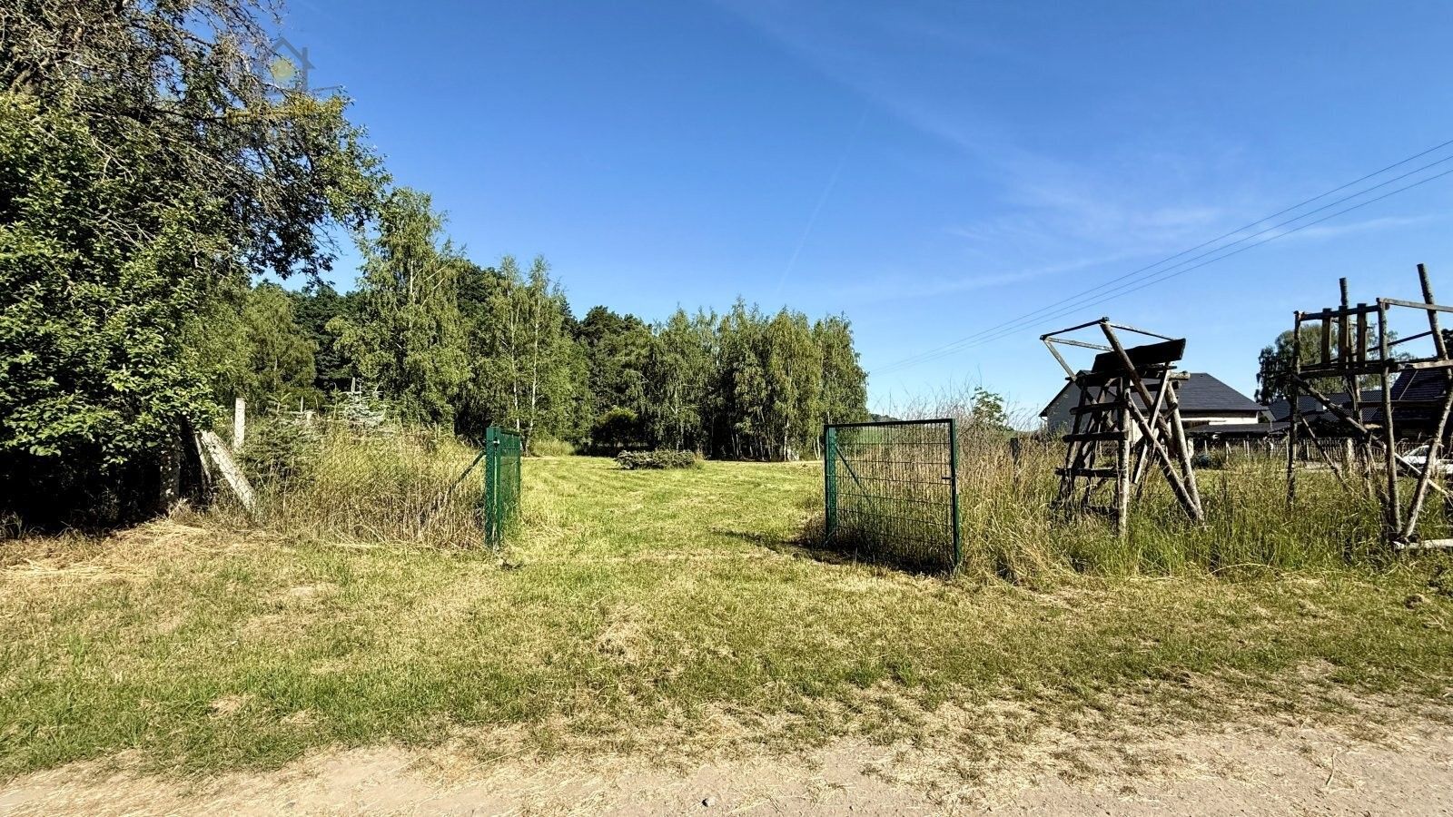 Pozemek pro bydlení · 1 442 m² · Okna - 4