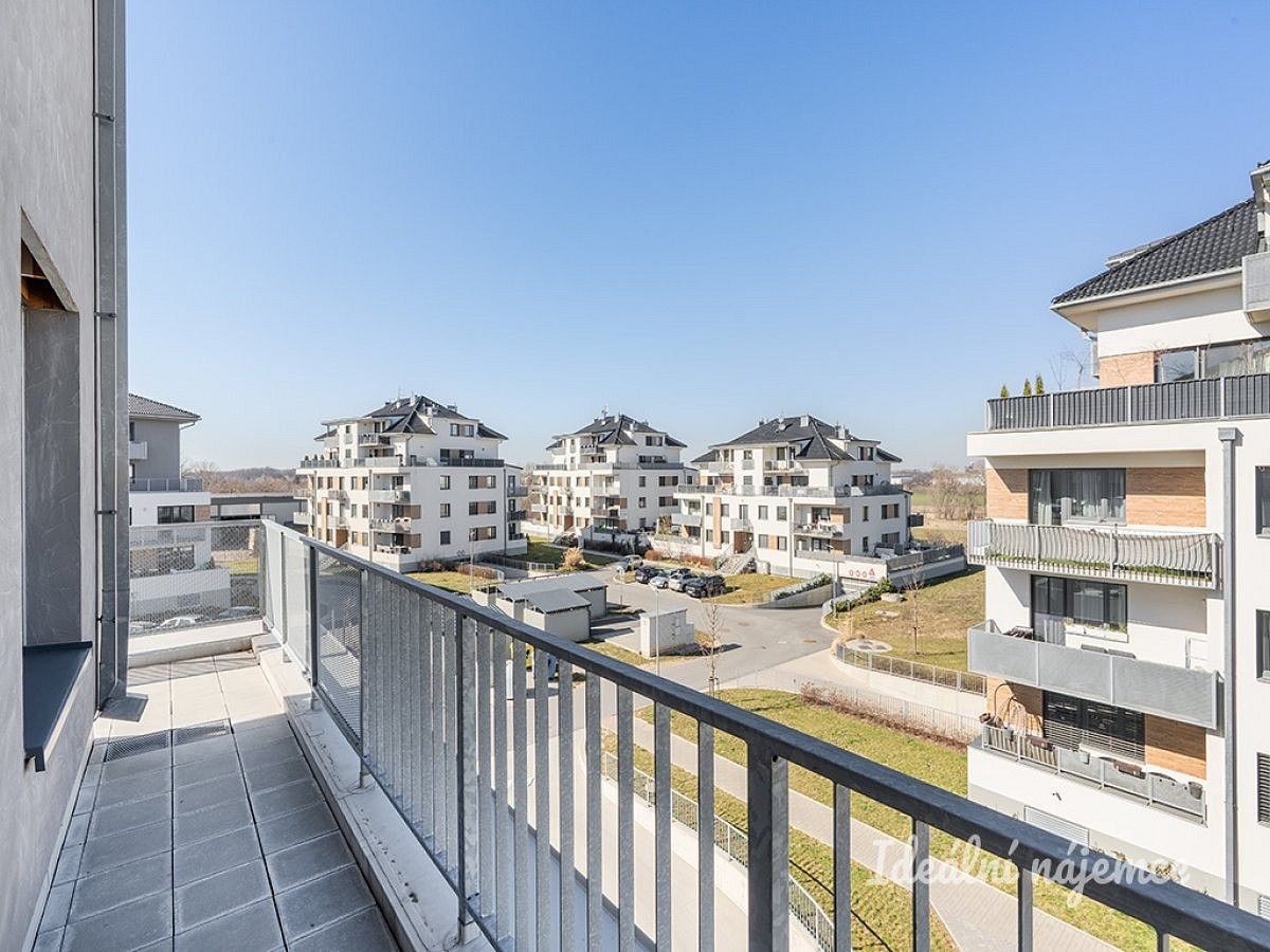 Byt 2+kk · 45 m² · Praha - Sobín, okres Praha 17, Hlavní město Praha - 4