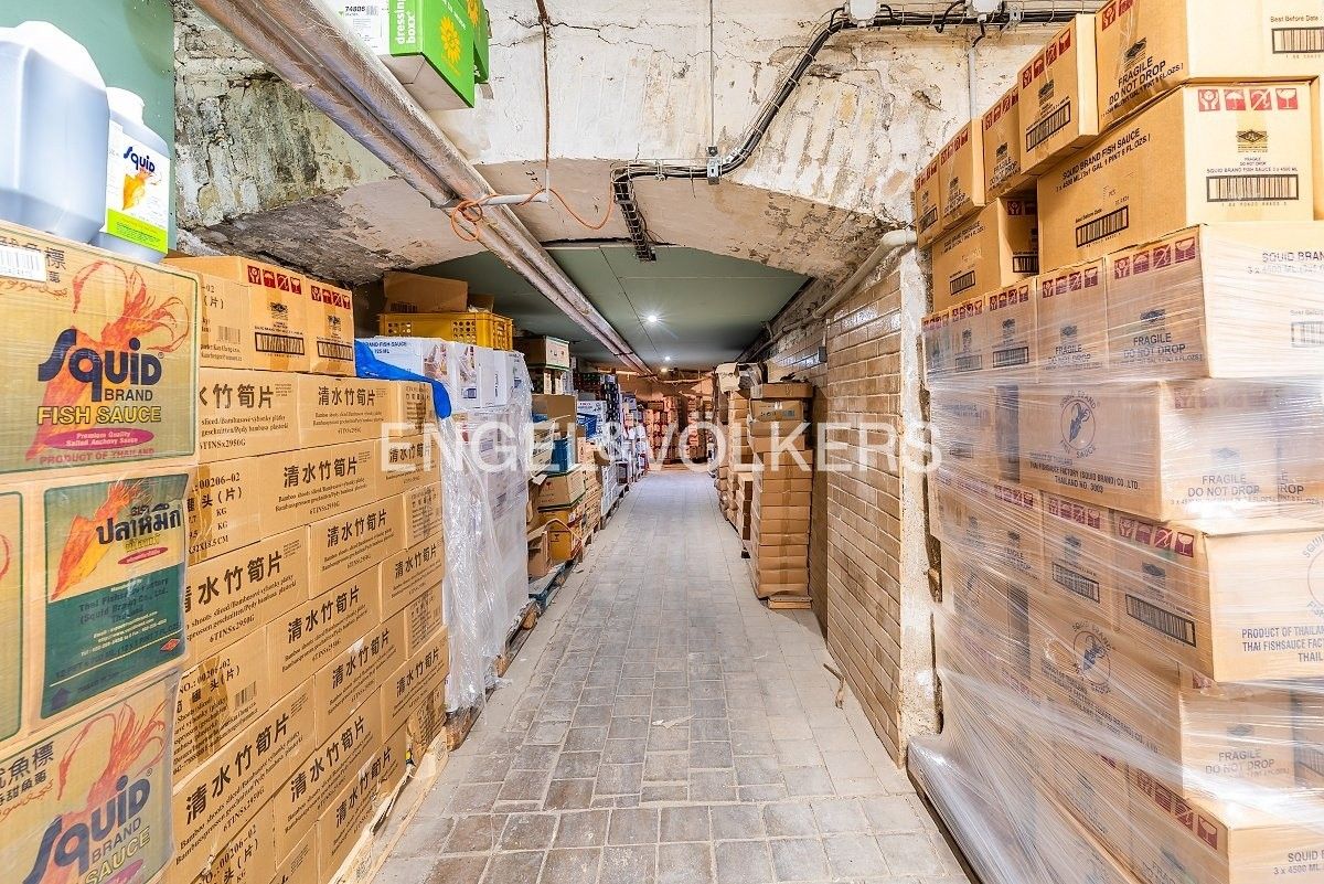 Pronájem sklad - Jankovcova, Praha, 408 m²