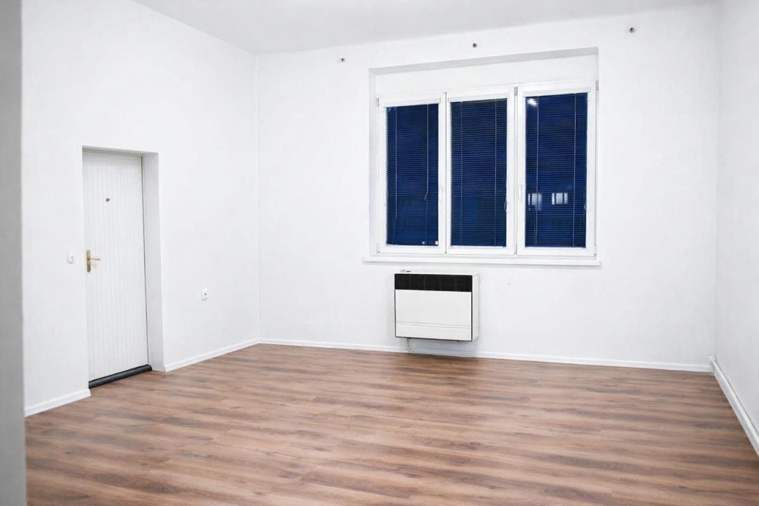 Pronájem byt 2+kk - Družstevní, Praha, 50 m²