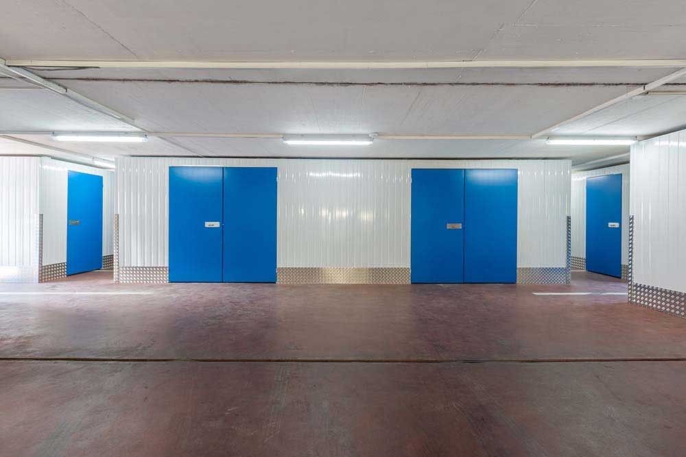 Sklady, Praha, 190 00