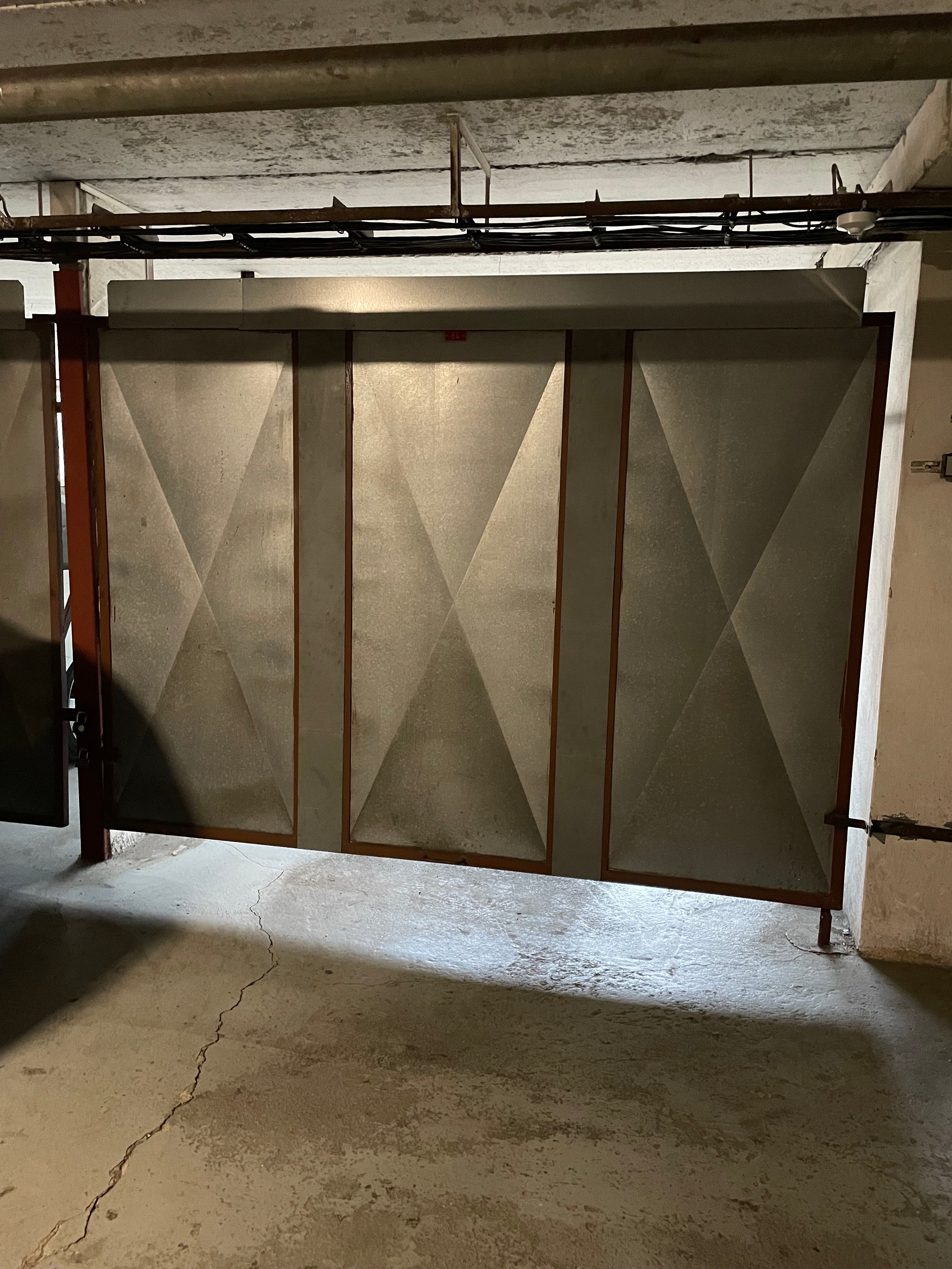 Garáže, Hviezdoslavova, Praha, 14,5 m²