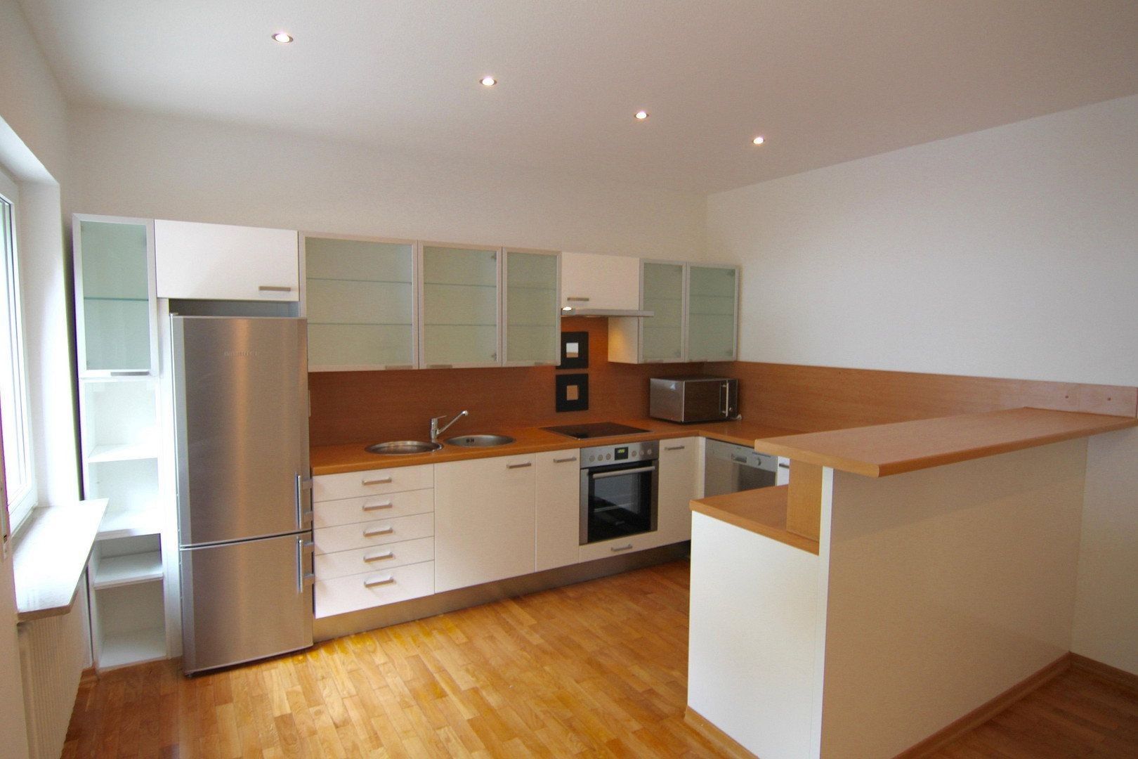 4+1, Stuttgart Süd Baden-Württemberg 70184, 189 m² - 2