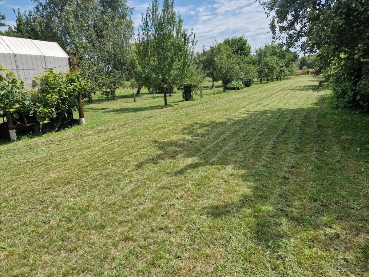 Zahrady, Napajedla, 763 61, 1 048 m²