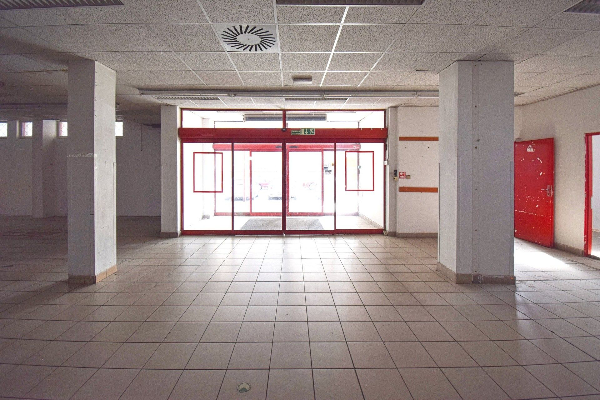 Pronájem obchodní prostory - Sousedská, Plzeň, 1 m²