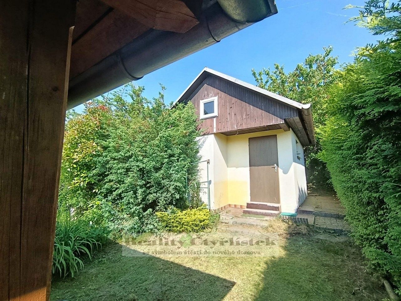 Chaty, Na Barborce, Dobrá Voda u Českých Budějovic, 297 m²