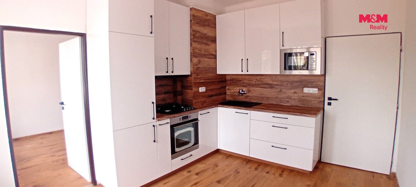 Pronájem byt 2+kk - nábřeží Benešovo, Dvůr Králové nad Labem, 36 m² - 2