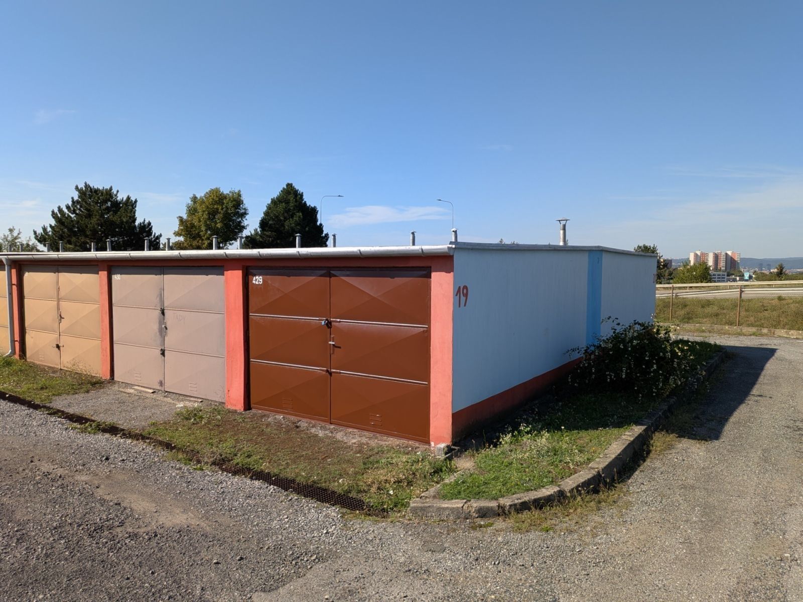 Garáže, Brno - Líšeň, Jihomoravský kraj, 15 m² - 1