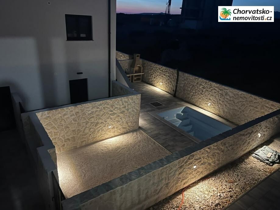 Byty, 987 66, Zahraničí