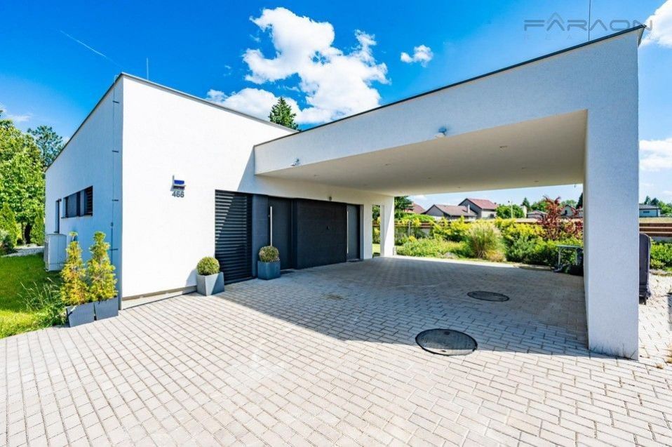 Rodinné domy, Bezová, Mukařov, 132 m²