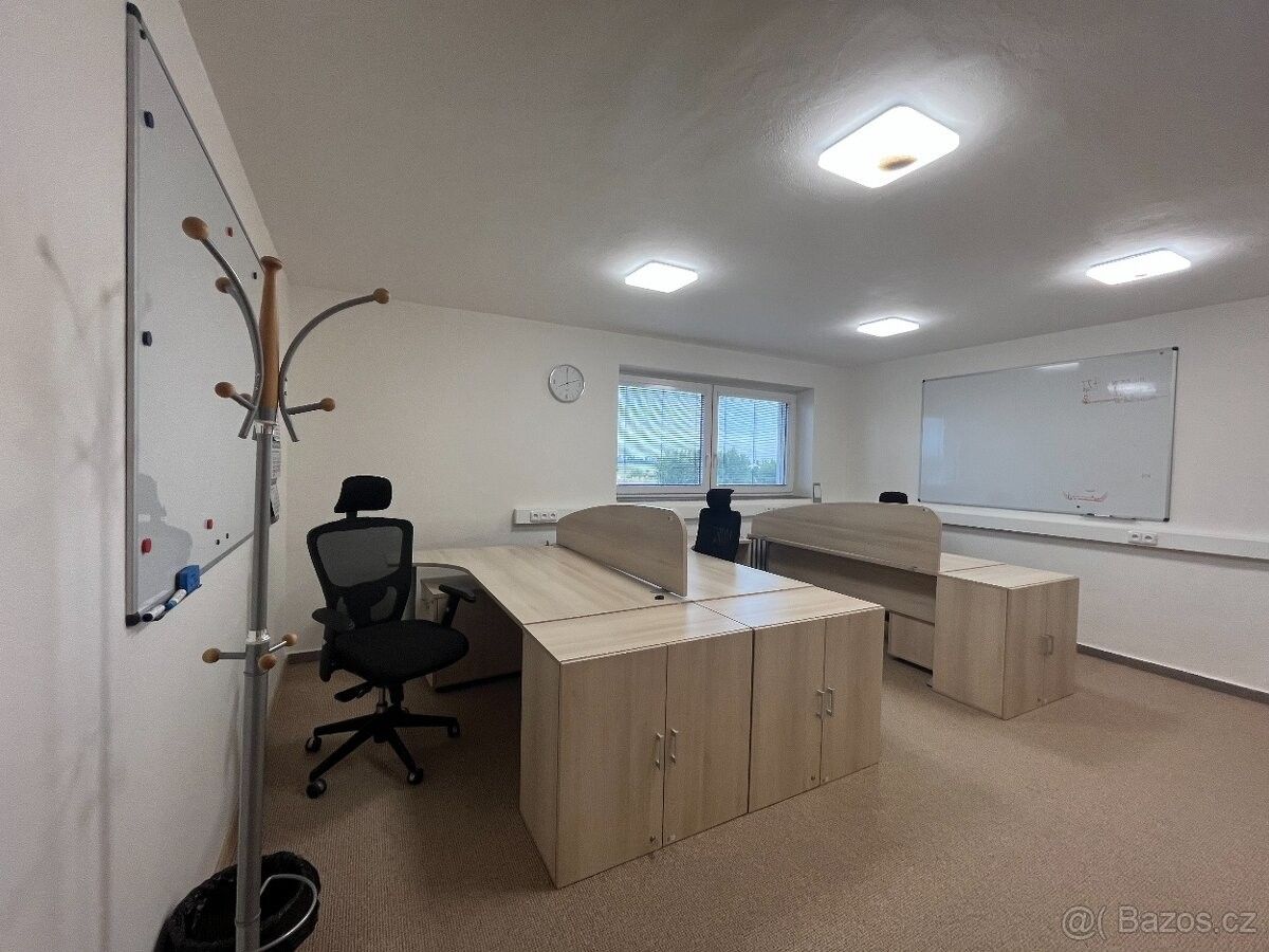 Kanceláře, Dolní Bojanovice, 696 17