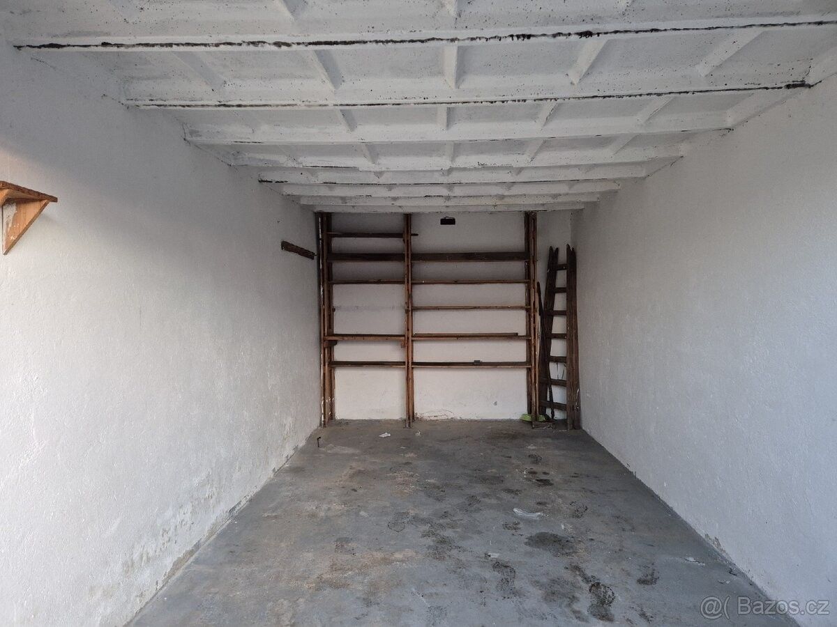 Garáže, České Budějovice, 370 04