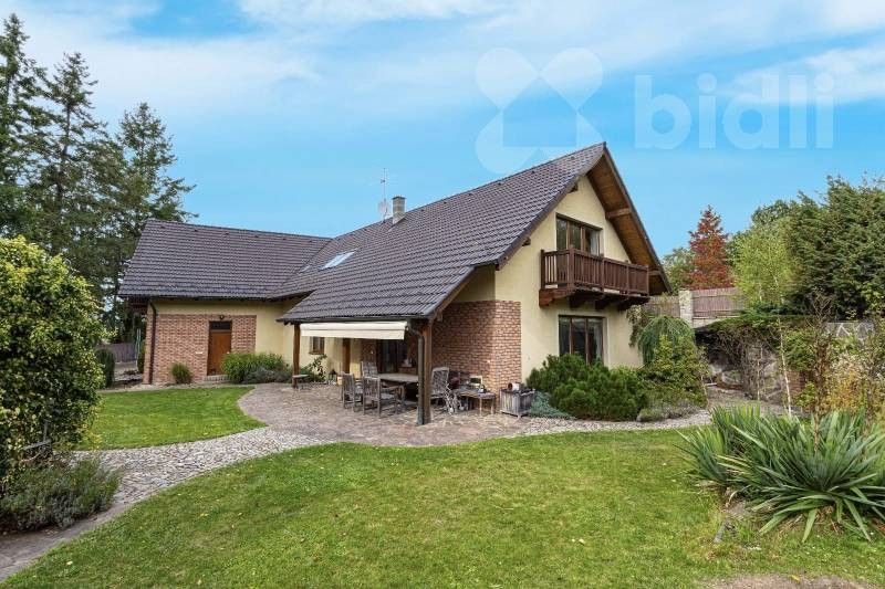 Rodinné domy, Ke Hřišti 696, Srubec, 282 m²