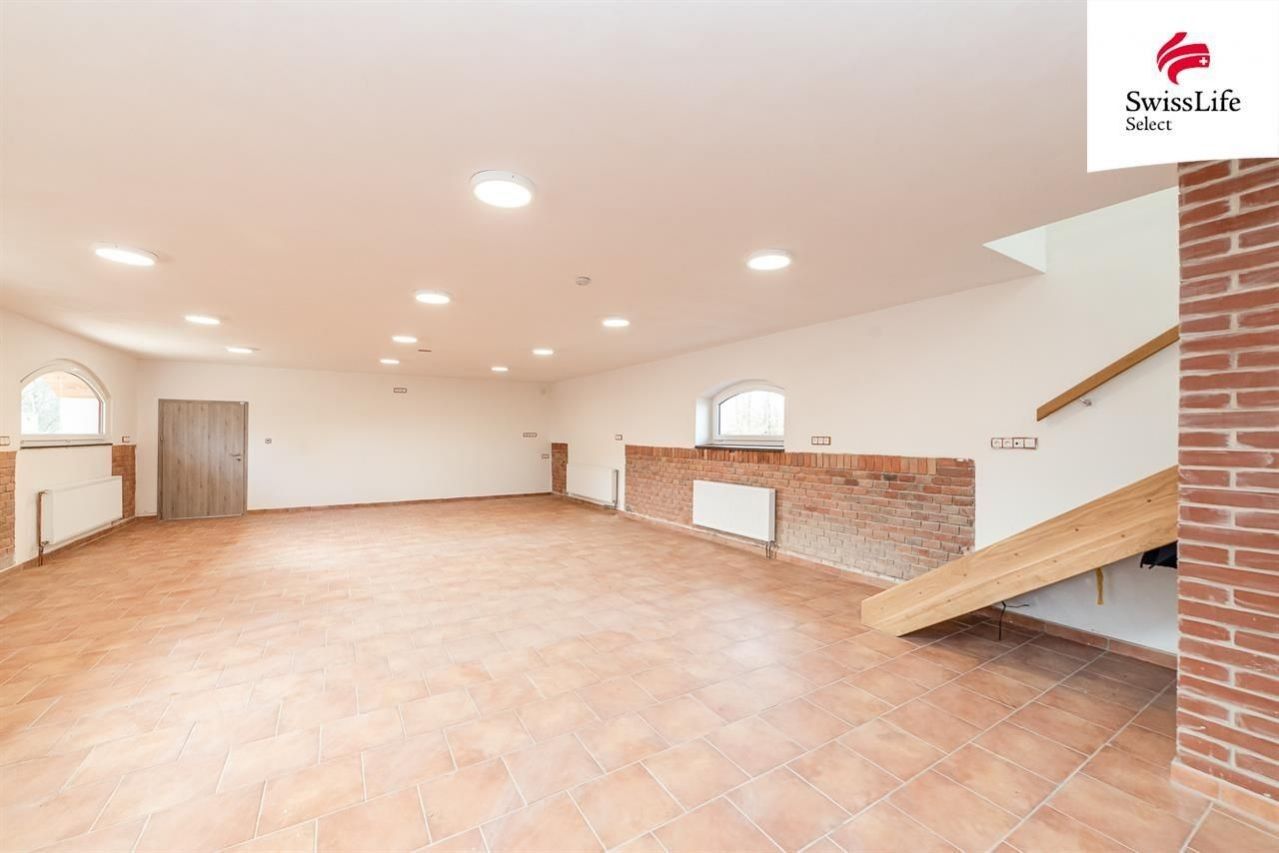 Obchodní prostory, Dobronín, 230 m² - 1