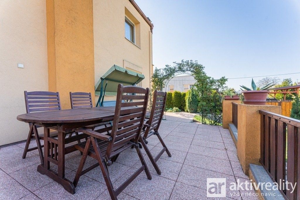 Pronájem rodinný dům - Nerudova, Neratovice, 220 m²