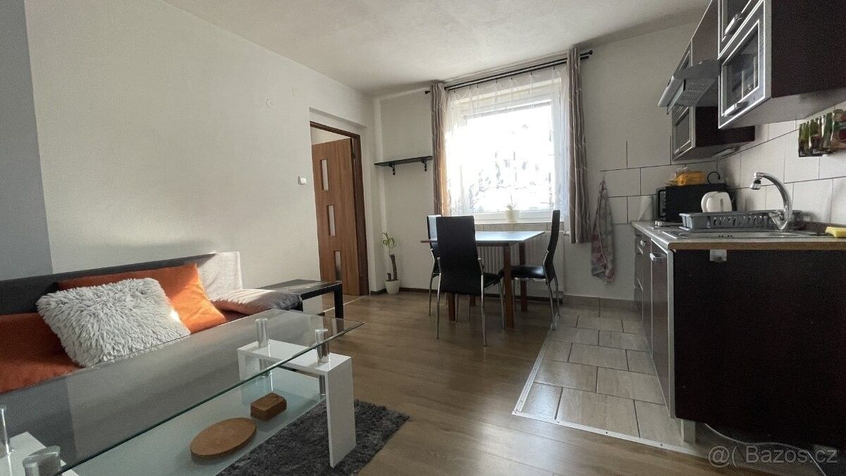 Byty, Mutěnice, 696 11 - 2