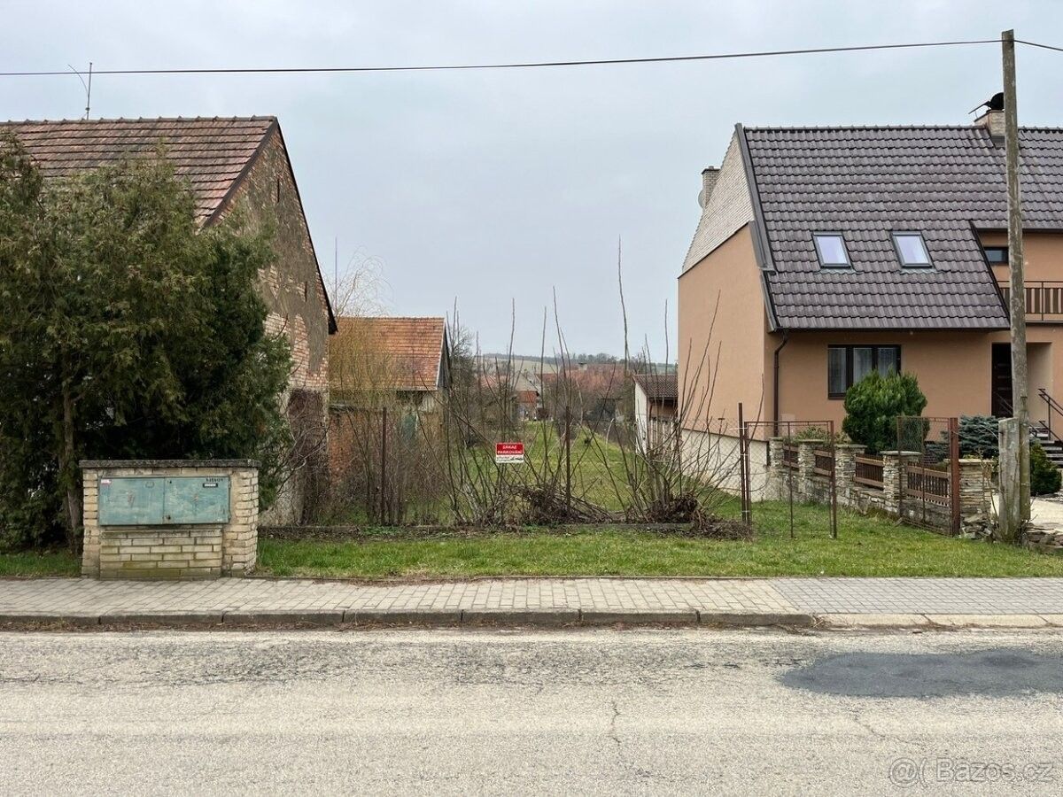 Prodej pozemek pro bydlení - Lipov, 696 72