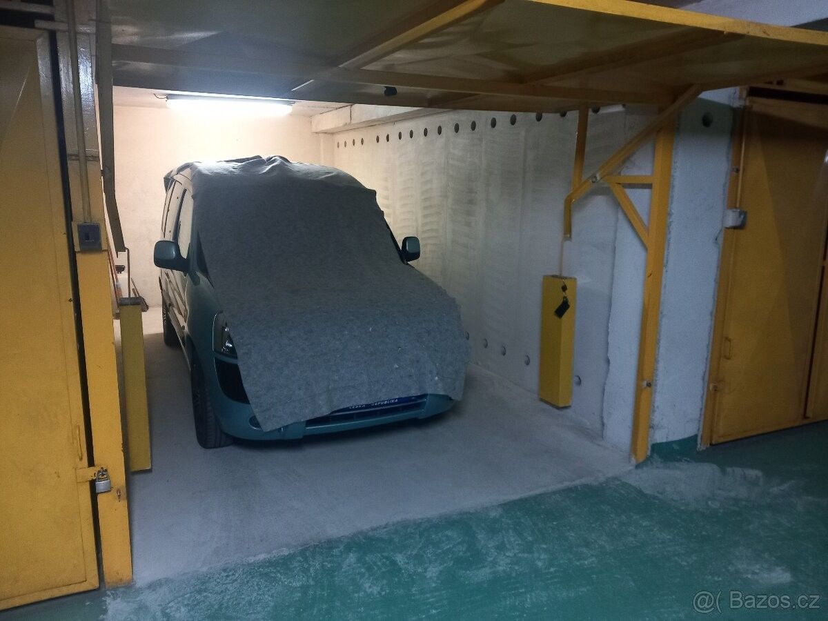 Garáže, Odolena Voda, 250 70