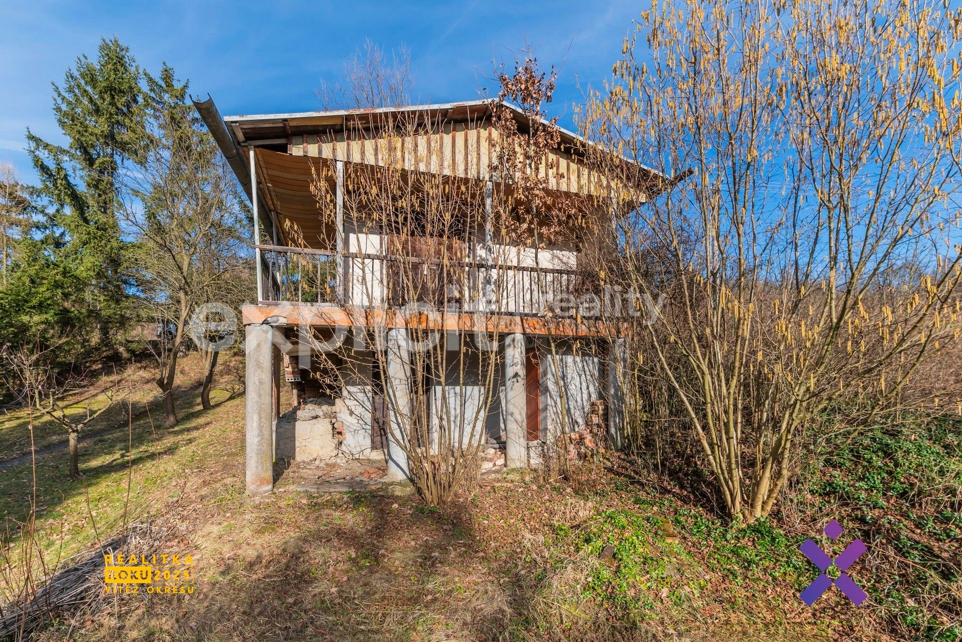 Chaty, Hluk, 20 m² - 1