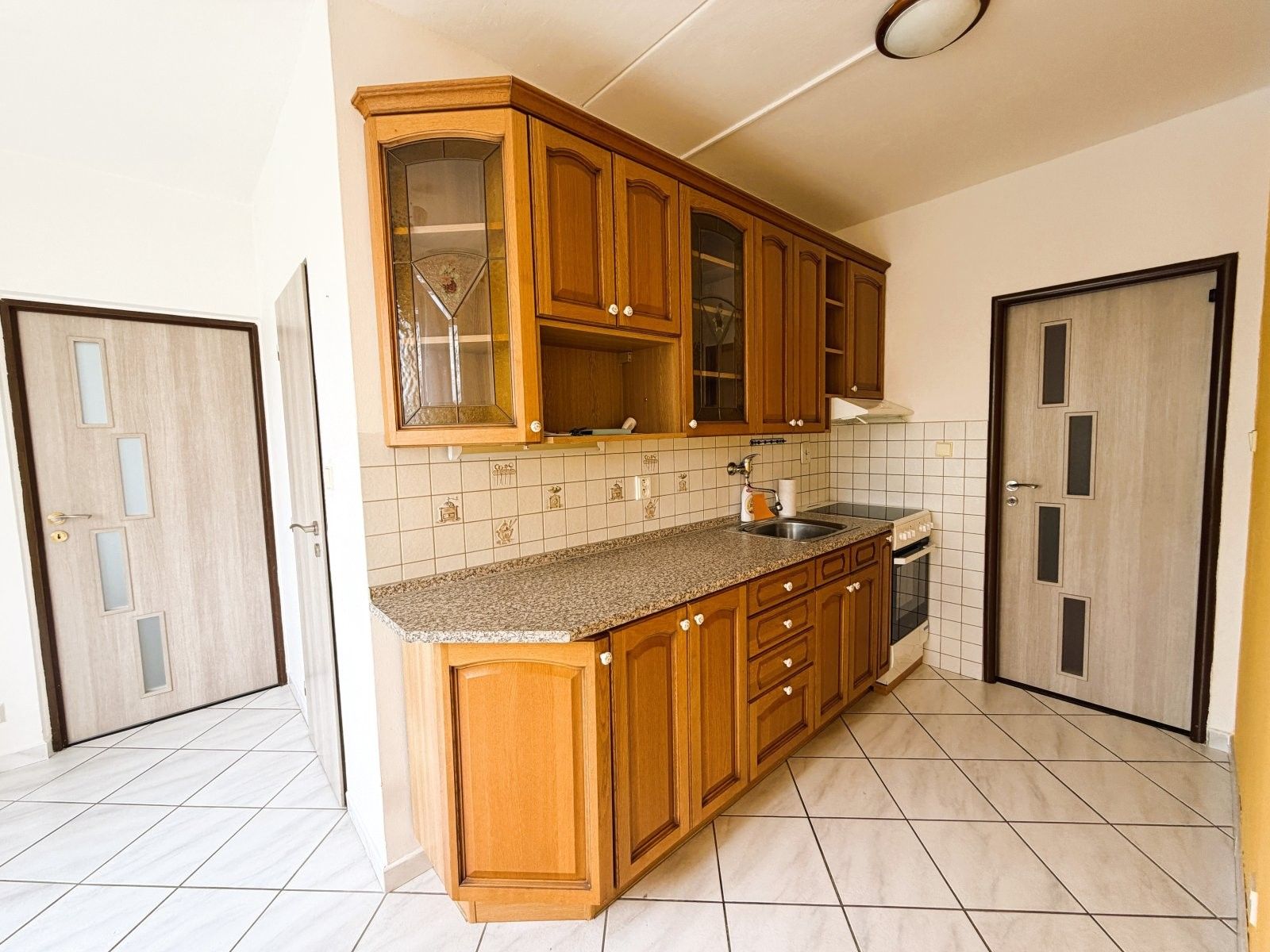 3+1, Gen. Kratochvíla, Červený Kostelec, 74 m² - 1