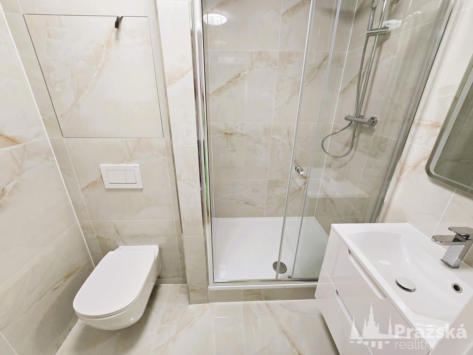 Pronájem byt 2+kk - Přecechtělova, Praha, 45 m²