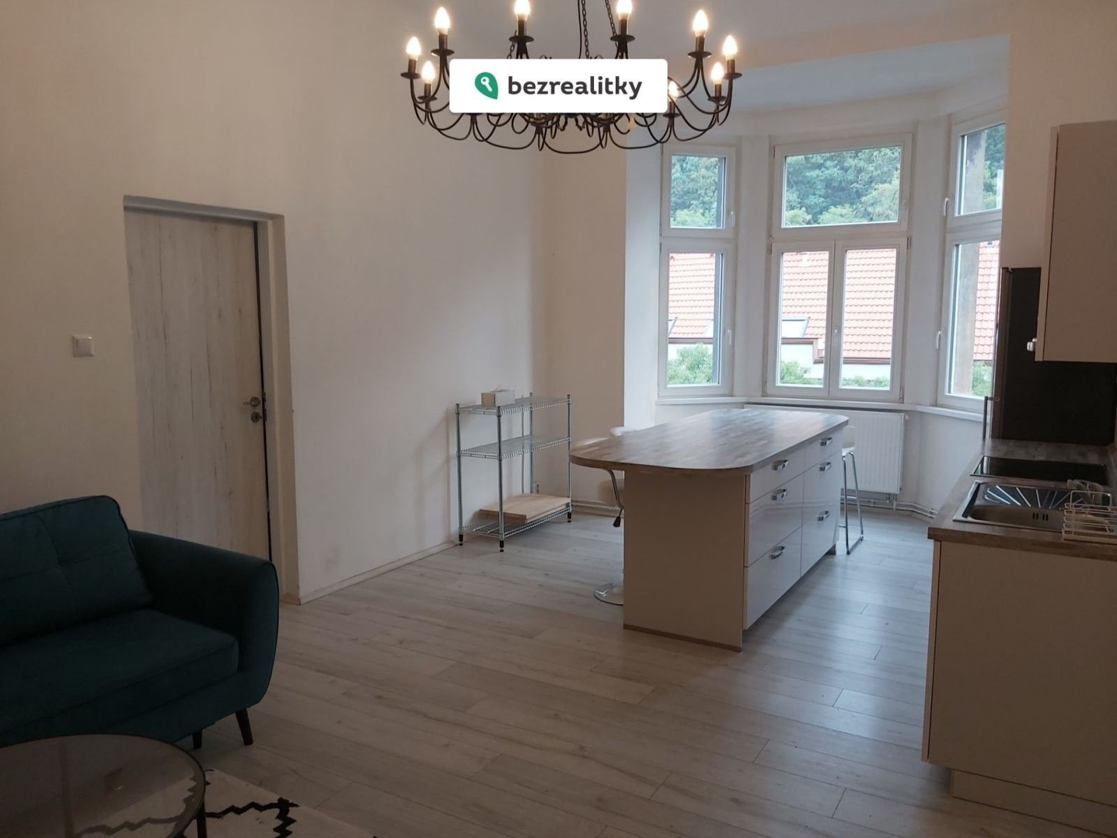 Prodej byt 3+kk - Pernerova 378, Praha, 65 m²