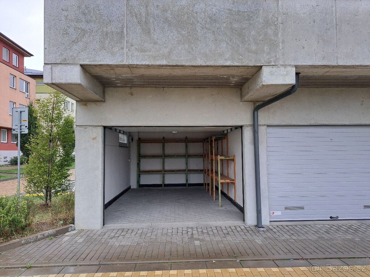 Garáže, Šlapanice u Brna, 664 51 - 1