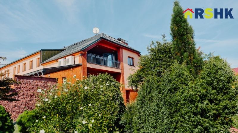 Rodinný dům · 950 m² · Petra Jilemnického  , Hradec Králové Plotiště nad Labem - 3