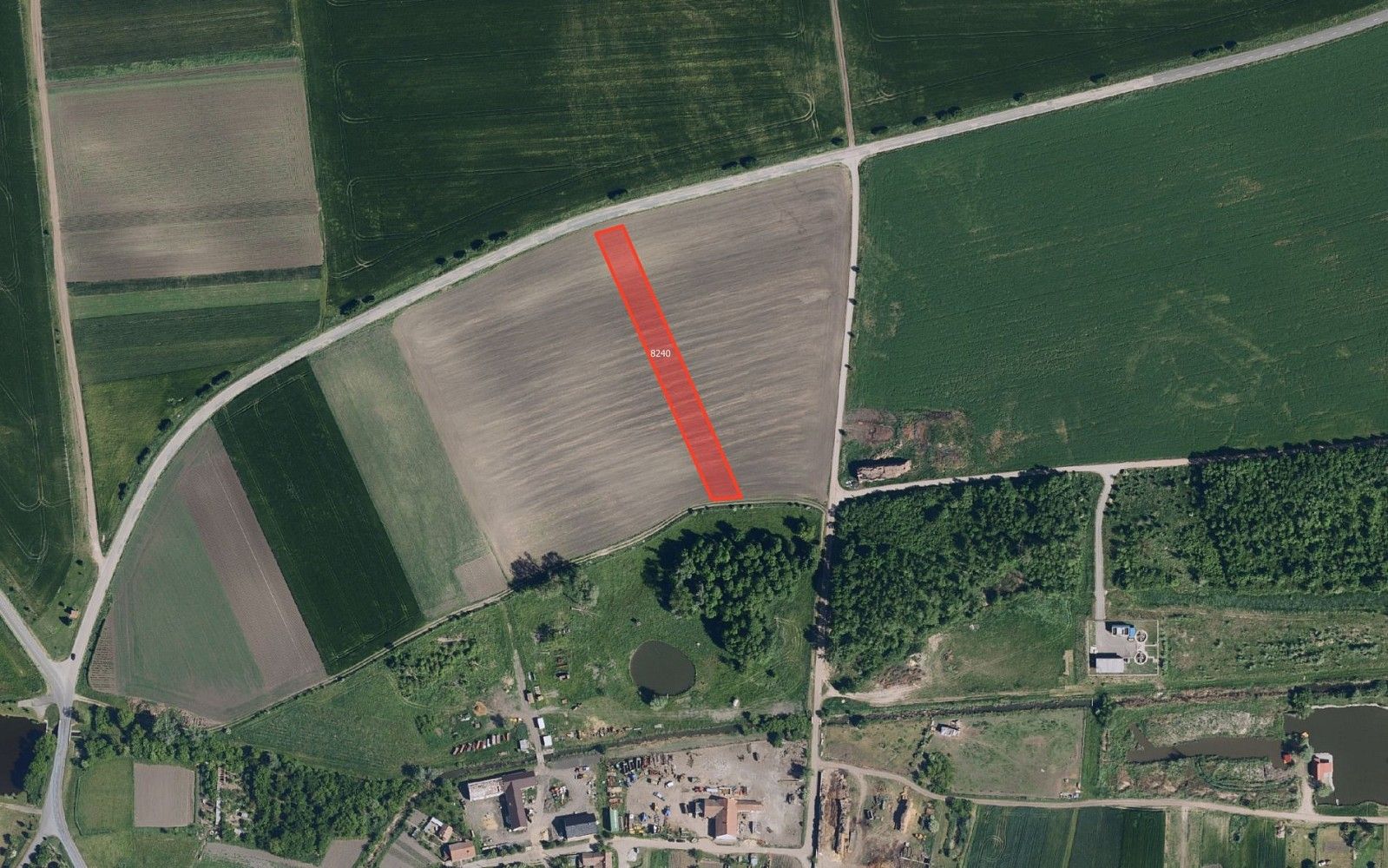 Zemědělský pozemek, 1 528 m²