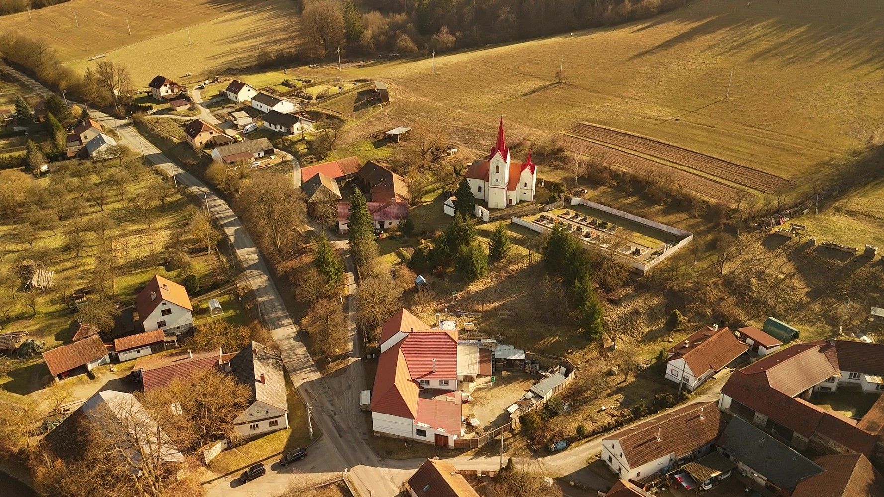 Pozemky pro bydlení, Újezd u Tišnova, okres Brno-venkov - 1